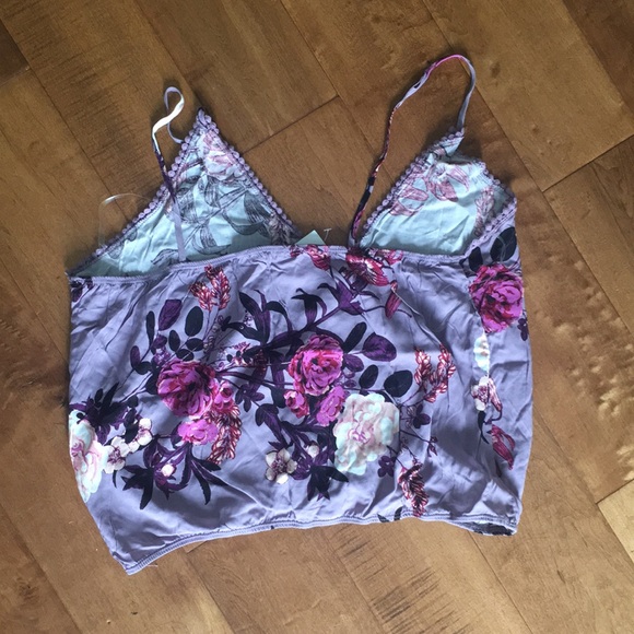 Floral tank - Picture 2 of 2